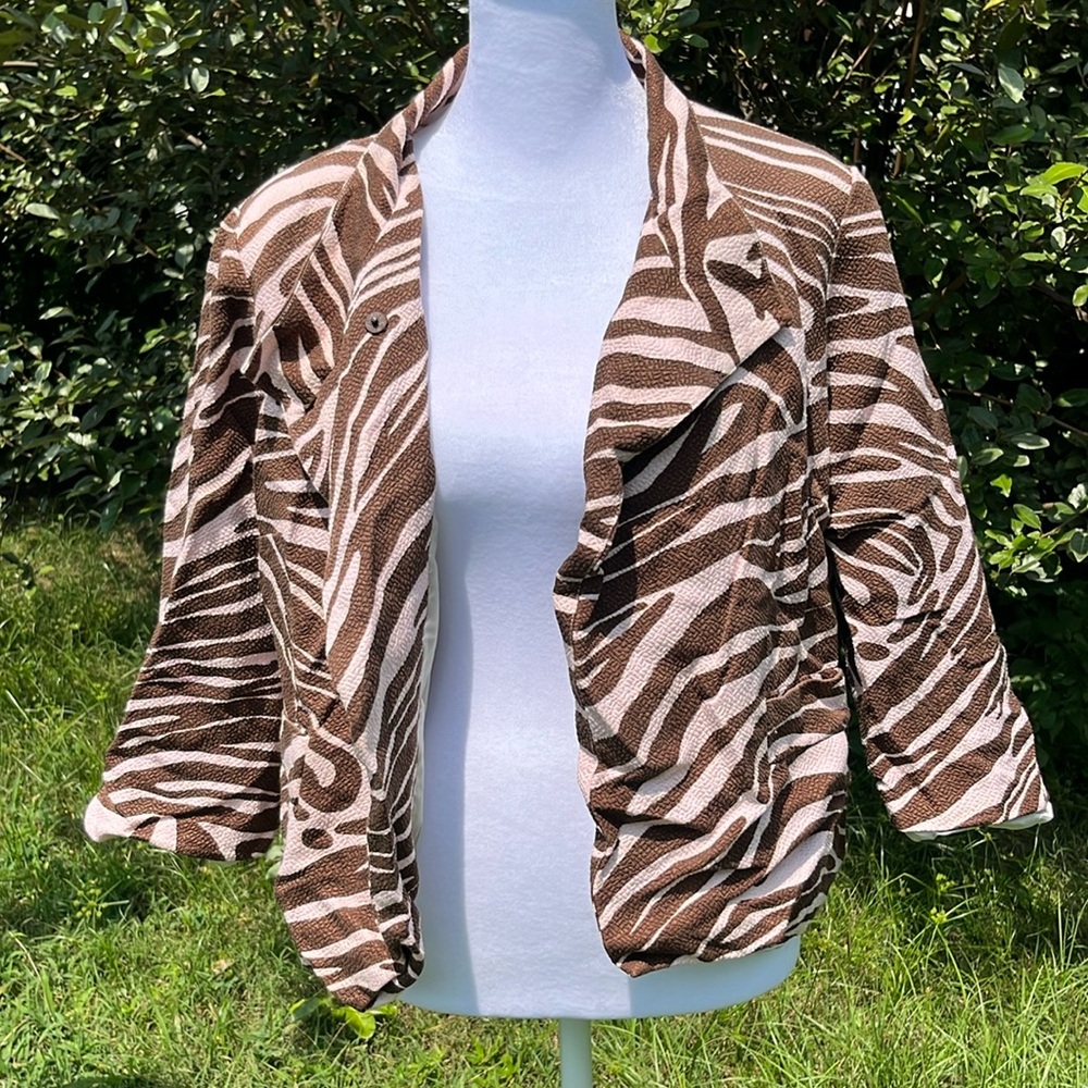 Neiman Marcus Exclusive 56% Silk Brown & Blush zebra Print Jacket Size Medium